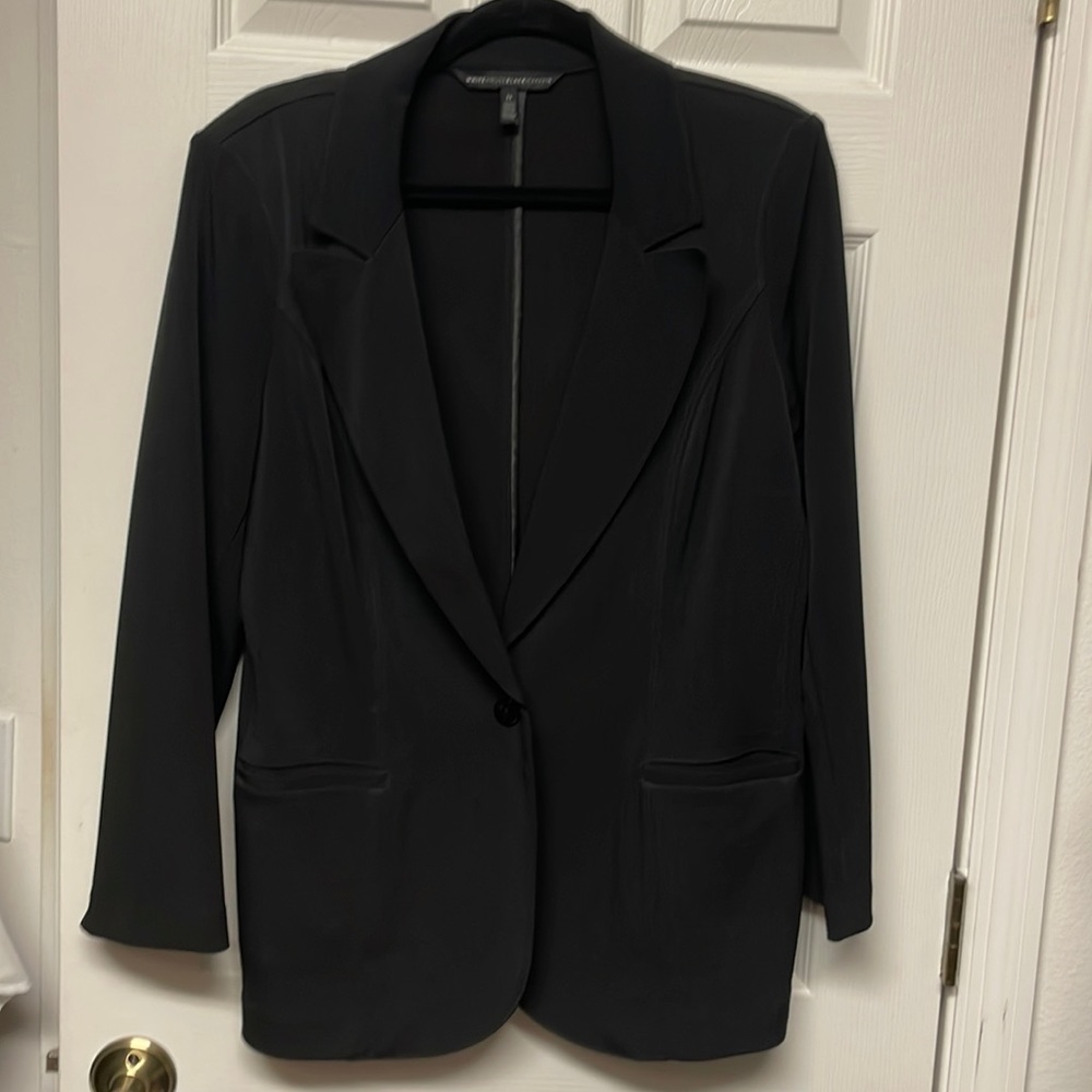 Gorgeous, White House Black Market jacket. Ponte fabric. Only worn a few times.